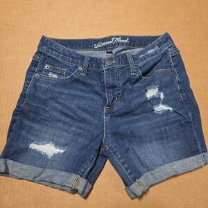 Universal Thread Blue Women Size 2/26 Denim Distressed Mid Rise Boyfriend Shorts
